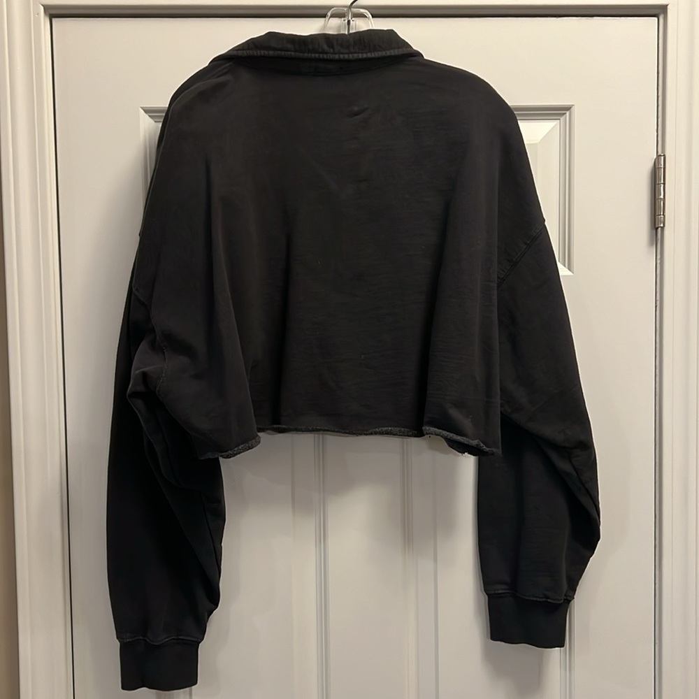 Woman’s Small Cropped Black, Collared Button Up S… - image 2
